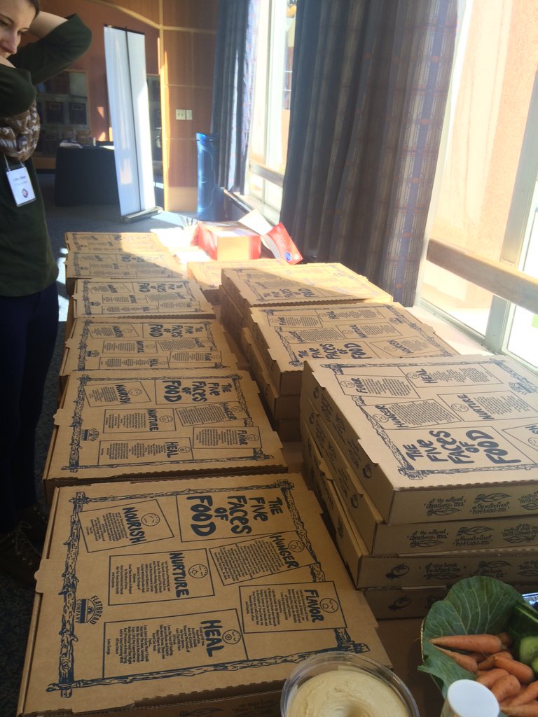 PAVEVISTALeader's tweet image. A HUGE thank you to our friends at @FlatbreadMobil for donating 25 pizzas to our VISTA training!