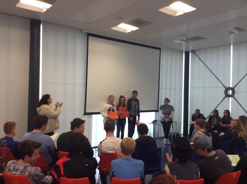 Davinci_school's tweet photo. Fantastic end to the half-term giving out achievement certificates to our wonderful year 10 students! #success https://t.co/ISLRGwoa2b
