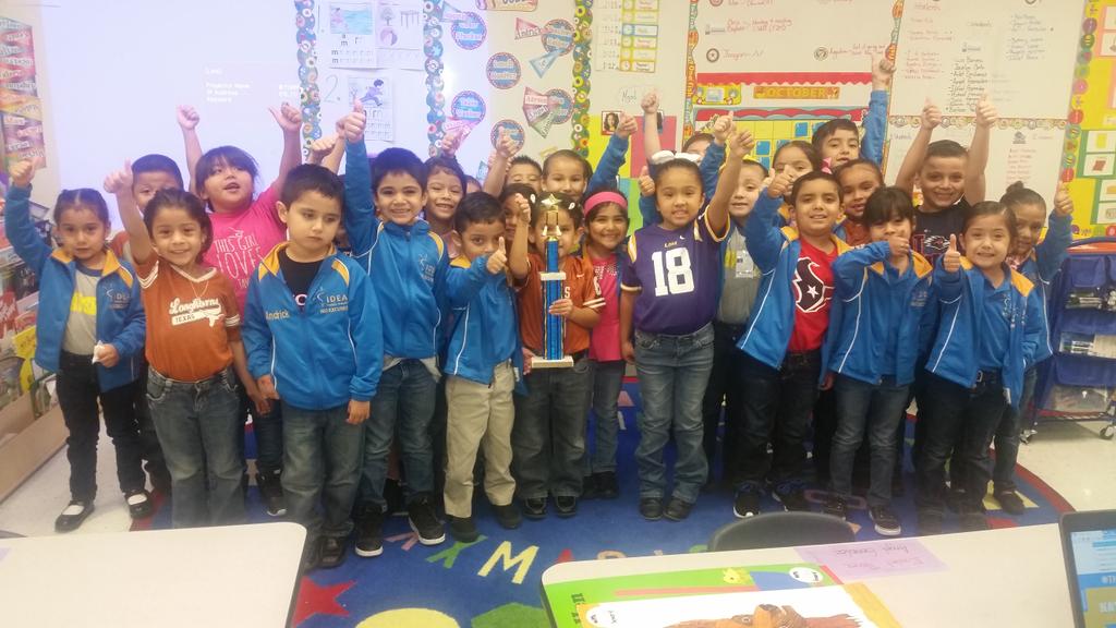 IWPIKE_K's tweet photo. Awesome way to end the week! #kinderisinthehouse https://t.co/RxhjotzZli