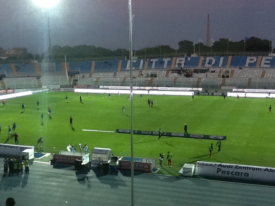 Rete8News's tweet photo. #Pescara #Pro Vercelli fasi di riscaldamento pre gara. Aggiornamenti su https://t.co/3BnqQY1l3Z e su #Rete8Sport https://t.co/rviYKO8APi