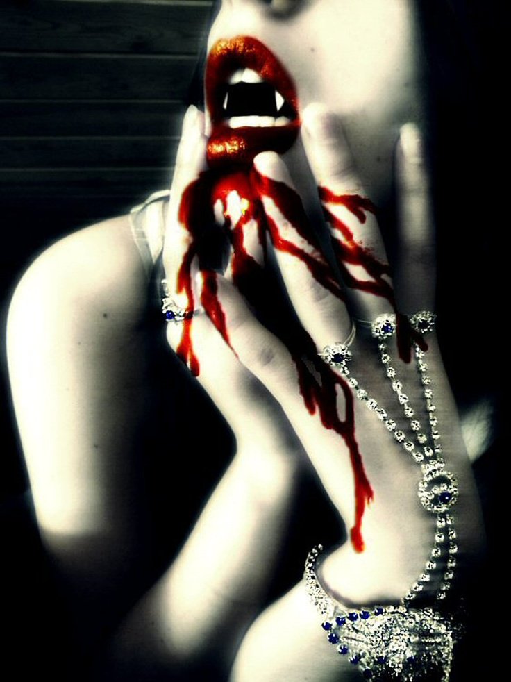 JyadeCythrawl's tweet image. The decadent beauty of the vampire