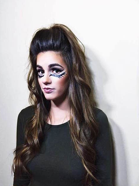 goPRIV's tweet photo. Stand out this #halloween and #PRIVit! #Makeup by #PRIVPro @emilyhedicke. https://t.co/NhbIBtqpfj