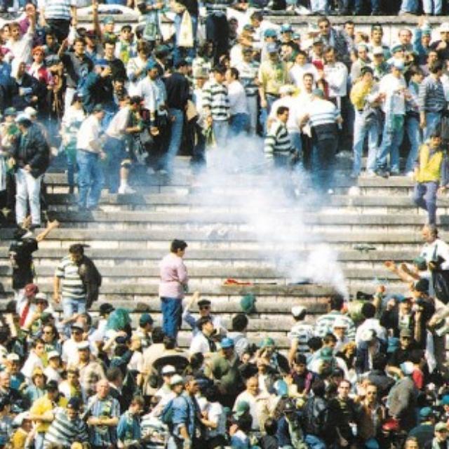 It4chii's tweet photo. Meus putos. Um very light na taça de portugal.nao é no jamor mas safoda é na casa de banho. #VL96 https://t.co/7yPdMUwZ4R