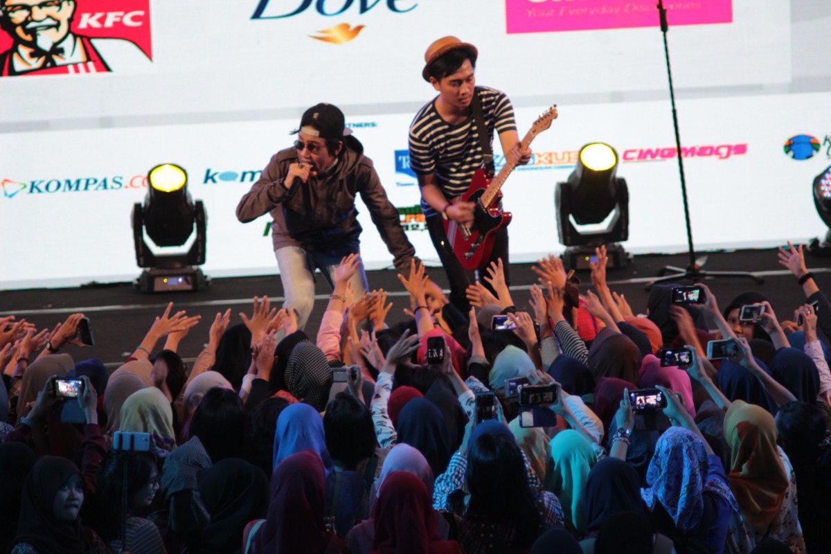 Irsyad_F_R's tweet image. Closing #KAMPUSKOMPASTV dengan antusiasme tinggi
Thanks to #TheFinestTree
#CJ_SOLO
@KompasTV