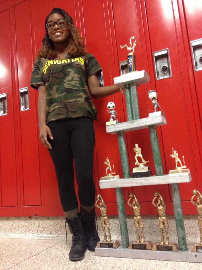 SaraBethOC's tweet photo. Who will be the first winner of the spirit week trophy? #huronhoco @2016HuronExec @HuronHighA2 @ctdenhouter https://t.co/Vr3jFsAh1k