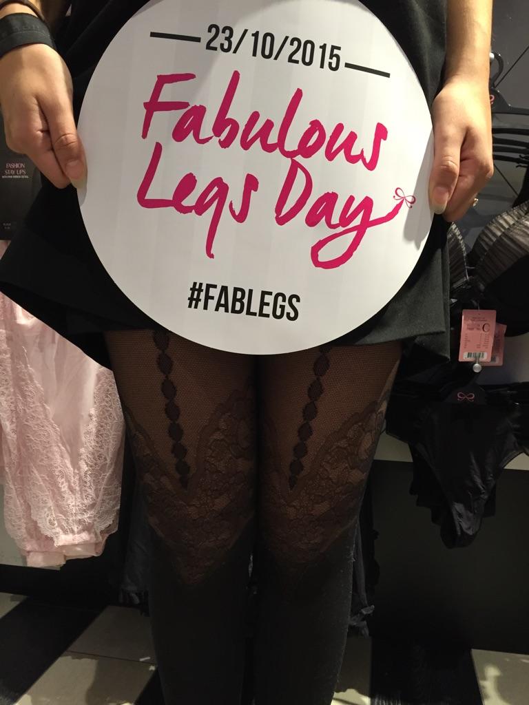 Najaphkm's tweet photo. Remember fabulous legs day today ♡ 
Get 50 % on 2nd pack of stocking or tights I love this new model!! So Sexy legs https://t.co/ZDUyc2kAoh