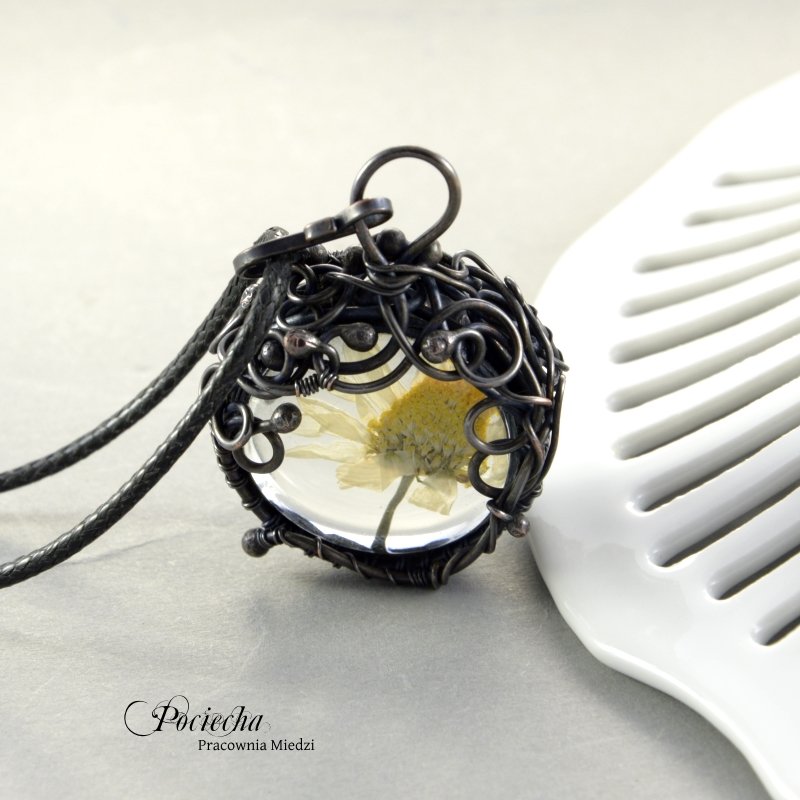 decobazaar's tweet photo. Misternie plecione, biżuteryjne cudeńka z miedzi z pracowni Pociecha Jewelry
https://t.co/EE2arjSK6M https://t.co/R9LKDNElTm
