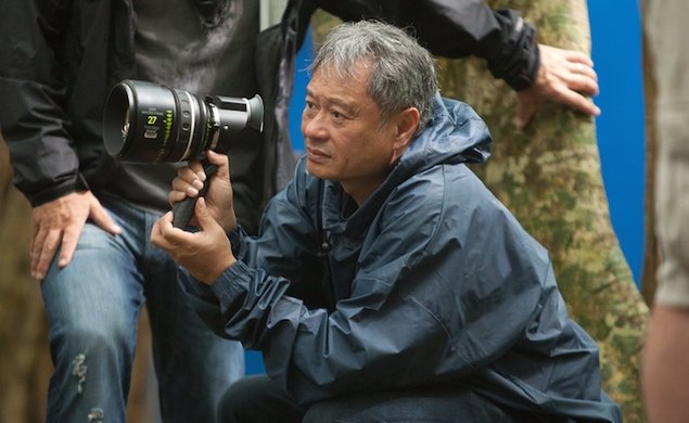 HAPPY BIRTHDAY to \Billy Lynn\s Long Halftime Walk\ director Ang Lee. Have a blessed and beautiful day! 