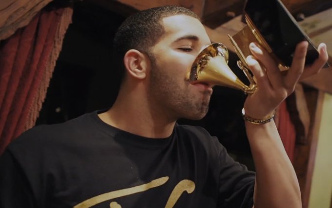 nonchalantahmad's tweet photo. #6DaysOfDrake
Proudest Moment as a Drake Fan is when he won a Grammy For Take Care @WordOnRd @Drake https://t.co/ejNDZtKiTw