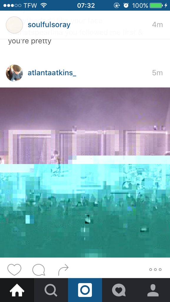 handsomegirly_'s tweet image. Anyone&apos;s Instagram doing this? #fixinstagram