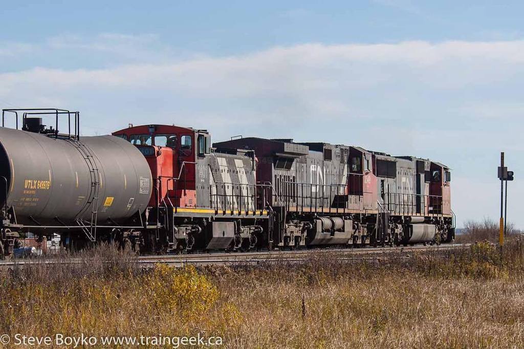 stevetraingeek's tweet photo. Going away.
#gmd1 #CN1401 #Manitoba #daily_crossing #train_nerds #train_chasers #railwayso… https://t.co/01ff6hf89v https://t.co/kAwVm5Sy4f