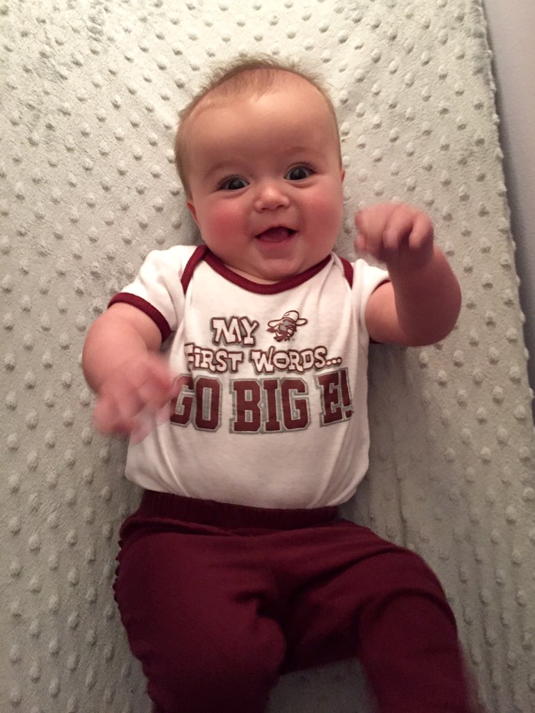 stevejfohl's tweet photo. Elyse wishes everyone a happy Maroon Day. #GoBigE #EKUHC2015 https://t.co/xQyZmRC5bI