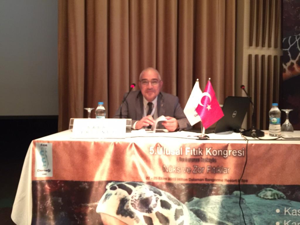 fitikdernegi's tweet photo. Konferans 2 Barrett ozofagus. oturum başkanı Prof Sabri Erguney, konuşmacı Prof Sinan Ersin #ufk2015 https://t.co/mC0nS6wjz5