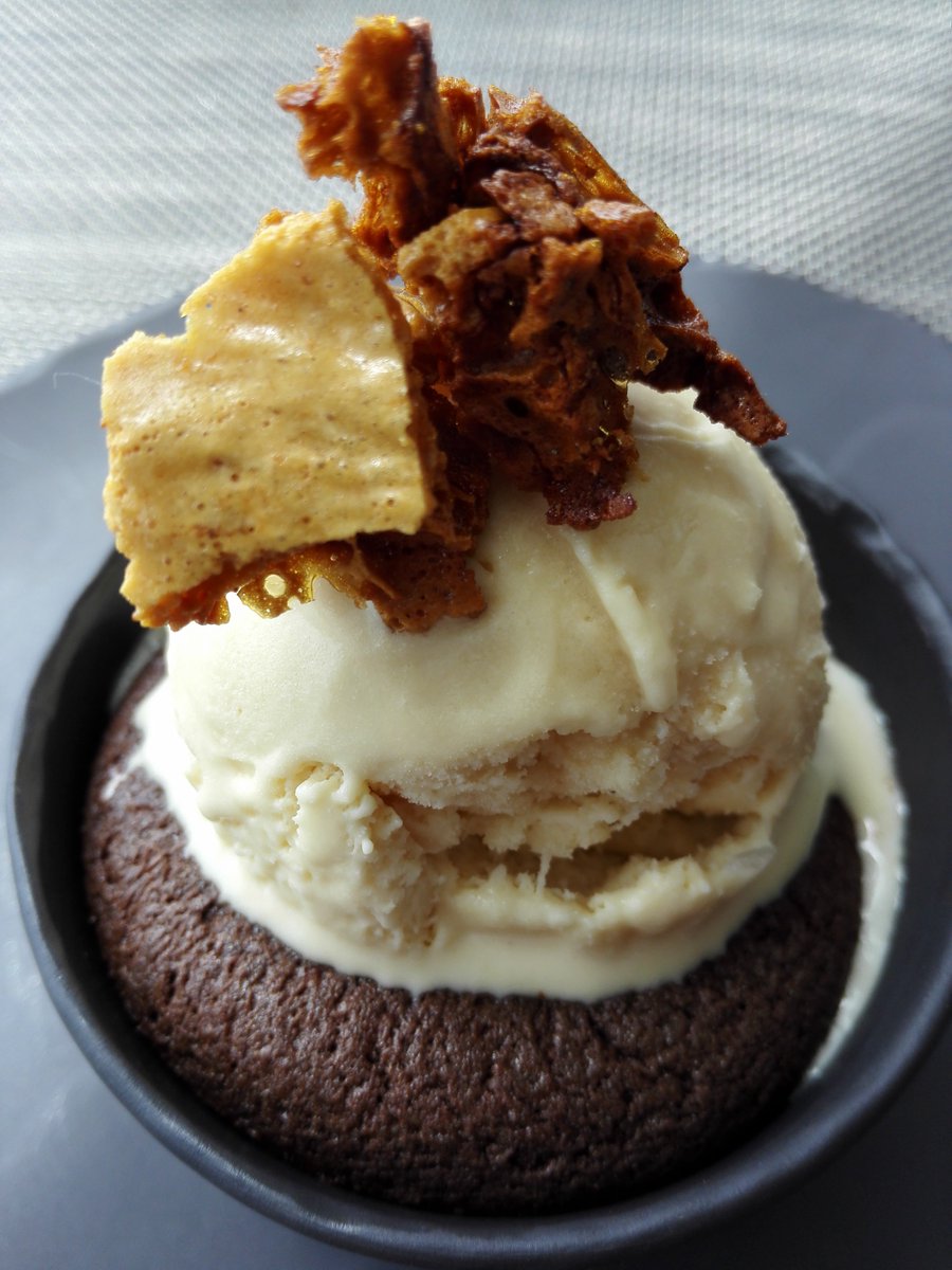 IntertwEAT's tweet image. Now that's what you call a chocolate fondant pudding with salted caramel ice cream at ON19 Restaurant @WestinCPT