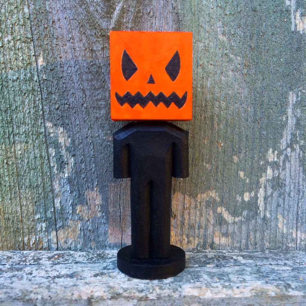 blockhead_atl's tweet photo. Why did it take me 3 years to make one of these? #pumpkinspiceblockhead #jackolantern #blocktoberATL https://t.co/5uYE17L2Ym