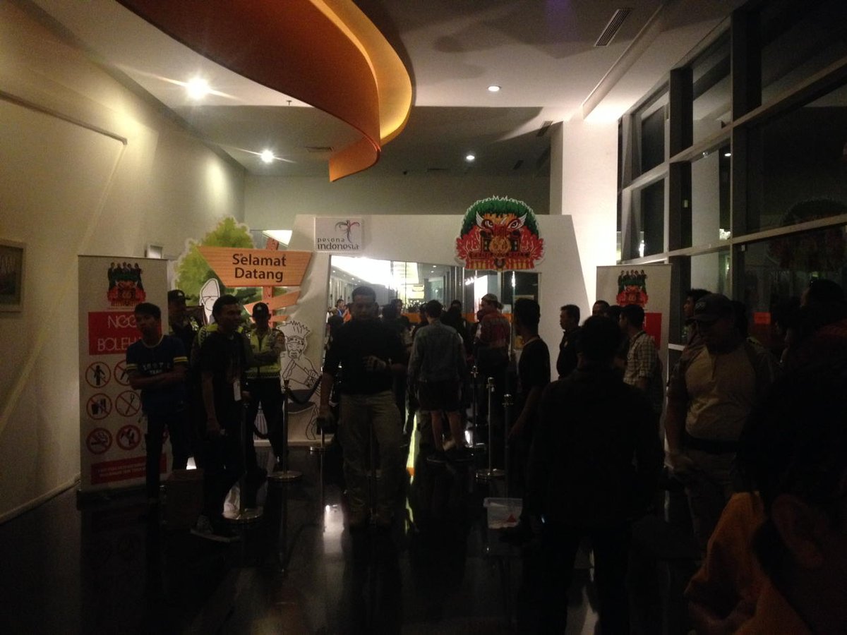 Antrian di Hotel Harris udah mulai penuh nih 99ers, yuk buruan dateng <a href="/slank_reognroll/">Slank Reog & Roll</a> !