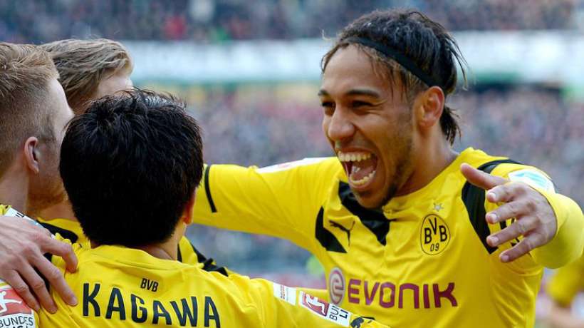 footmercato's tweet photo. Borussia Dortmund : Pierre-Emerick Aubameyang casse la baraque ! https://t.co/vX8ZVGScyZ https://t.co/p728jFMNtq