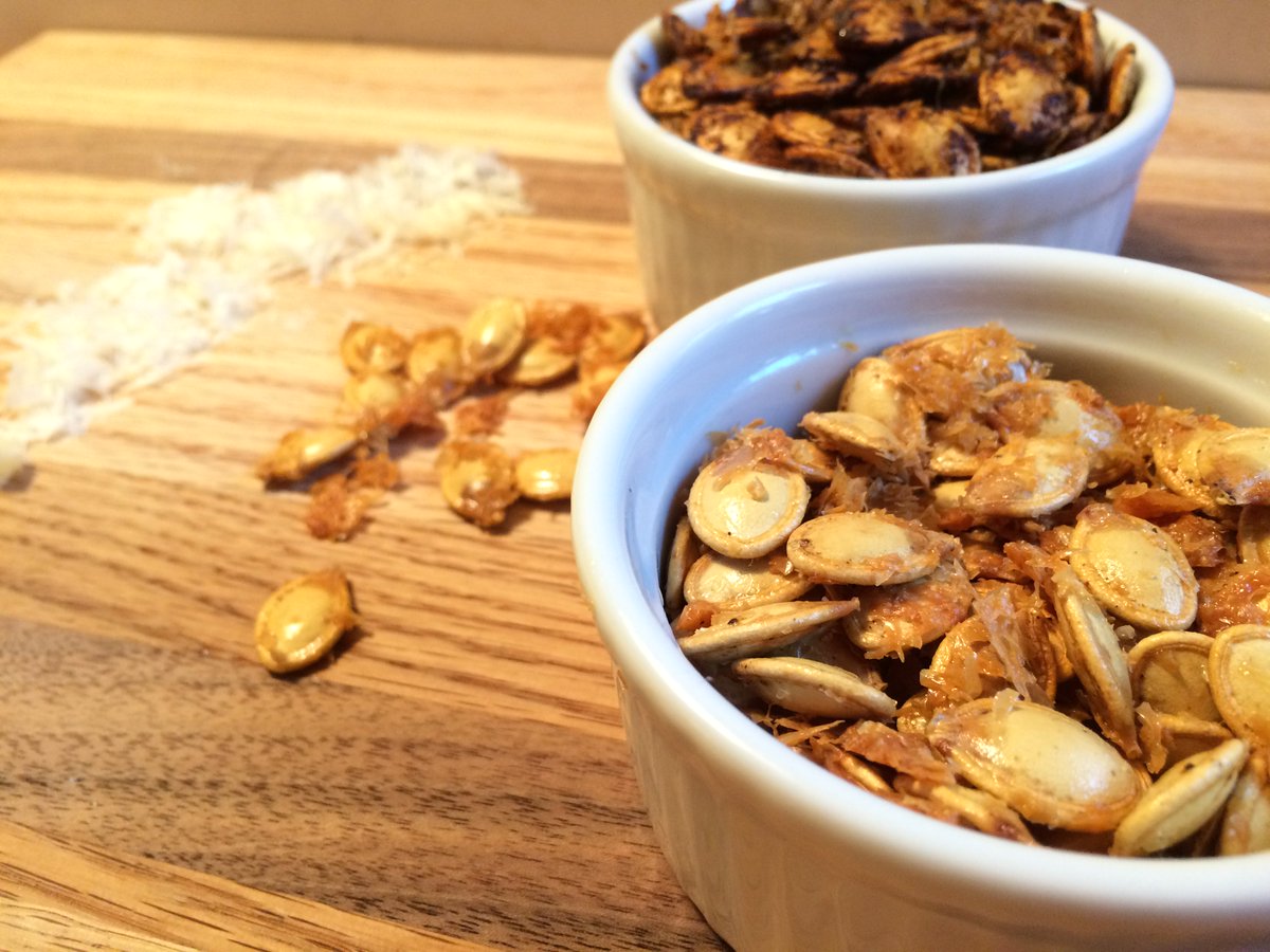 Collation automnale parfaite: graines de citrouille au Parmesan bio @RivieraPetitPot <a href="/fromagesdici/">Fromages d’ici</a> #Blogdebouffe