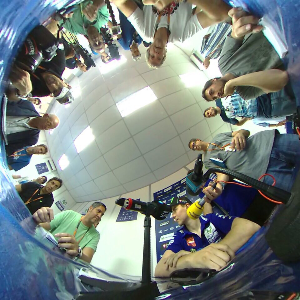 lorenzo99's tweet photo. Media in Sepang in 360 degrees! / La prensa en Sepang en 360 grados! @360fly #360flyaunz https://t.co/EEmOr86WhU