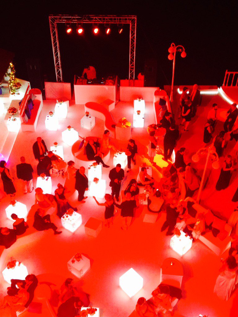 Lightdesinger's tweet image. İşte konsept bir gece