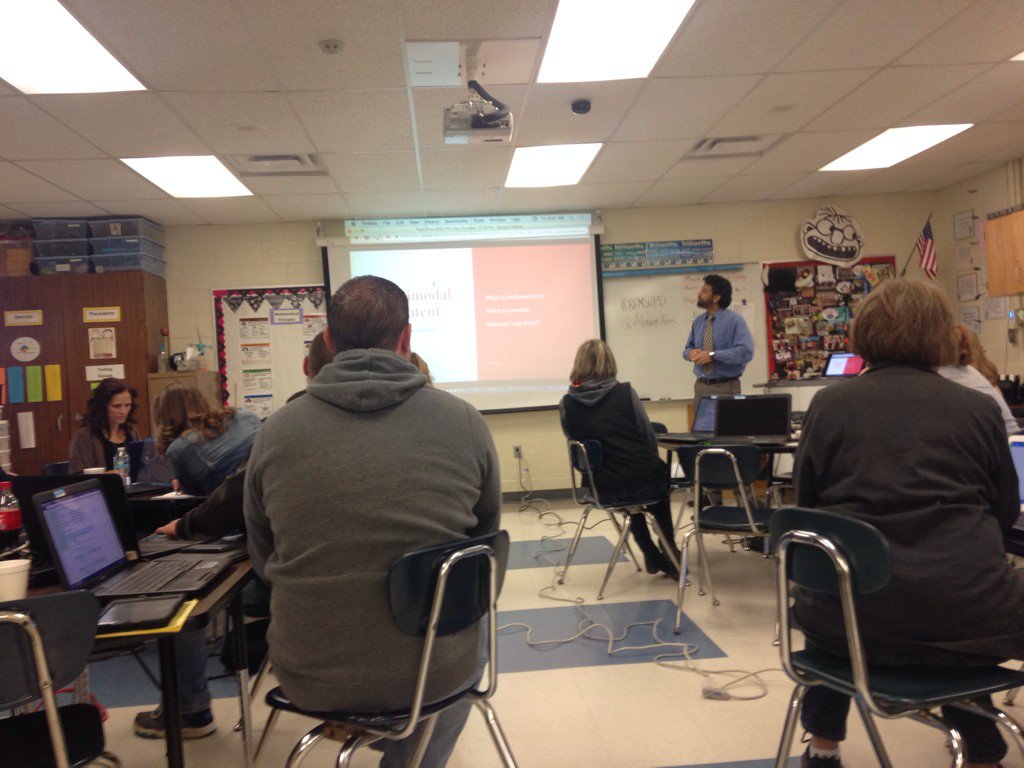 CuiCheng125's tweet photo. Multimodal content in classroom. Great job @rohitmeta #rfmsupd https://t.co/U6l1xPoYfa
