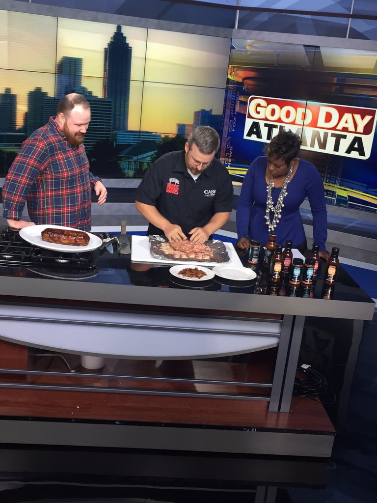 GoodDayAtlanta's tweet image. Boom #baconexplosion on @GoodDayAtlanta @topchefkevin has @KarenGFox5 wanting a taste