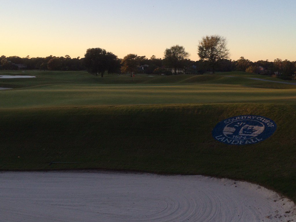CindyHoUNCWGolf's tweet photo. Time for the #LandfallTradition!!!⛳️ #WingsUp #goseahawks https://t.co/aRZGIGwLjB
