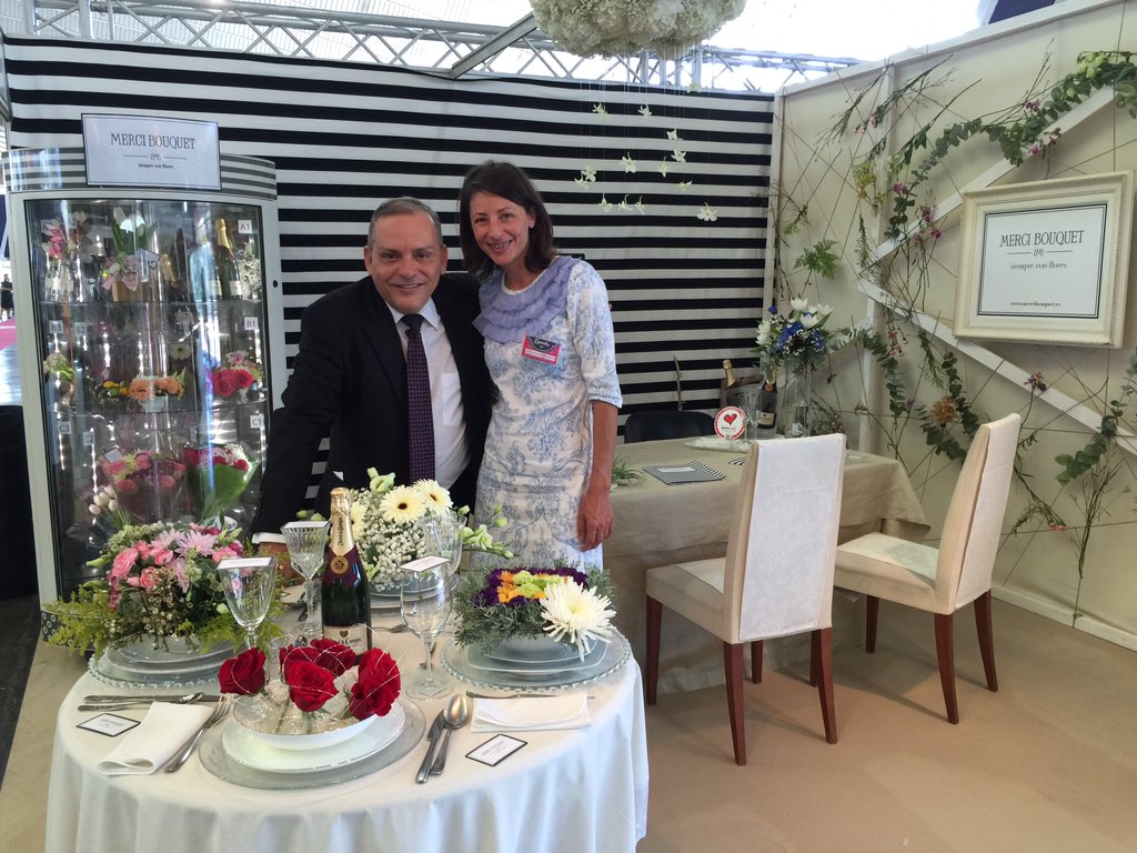 fifedetenerife's tweet photo. En el @recintoferialtf dos emprendedores asesorados por @fifedetfe forman parte de #Feboda2015 #empleo #emprender https://t.co/vTzb3cQktV