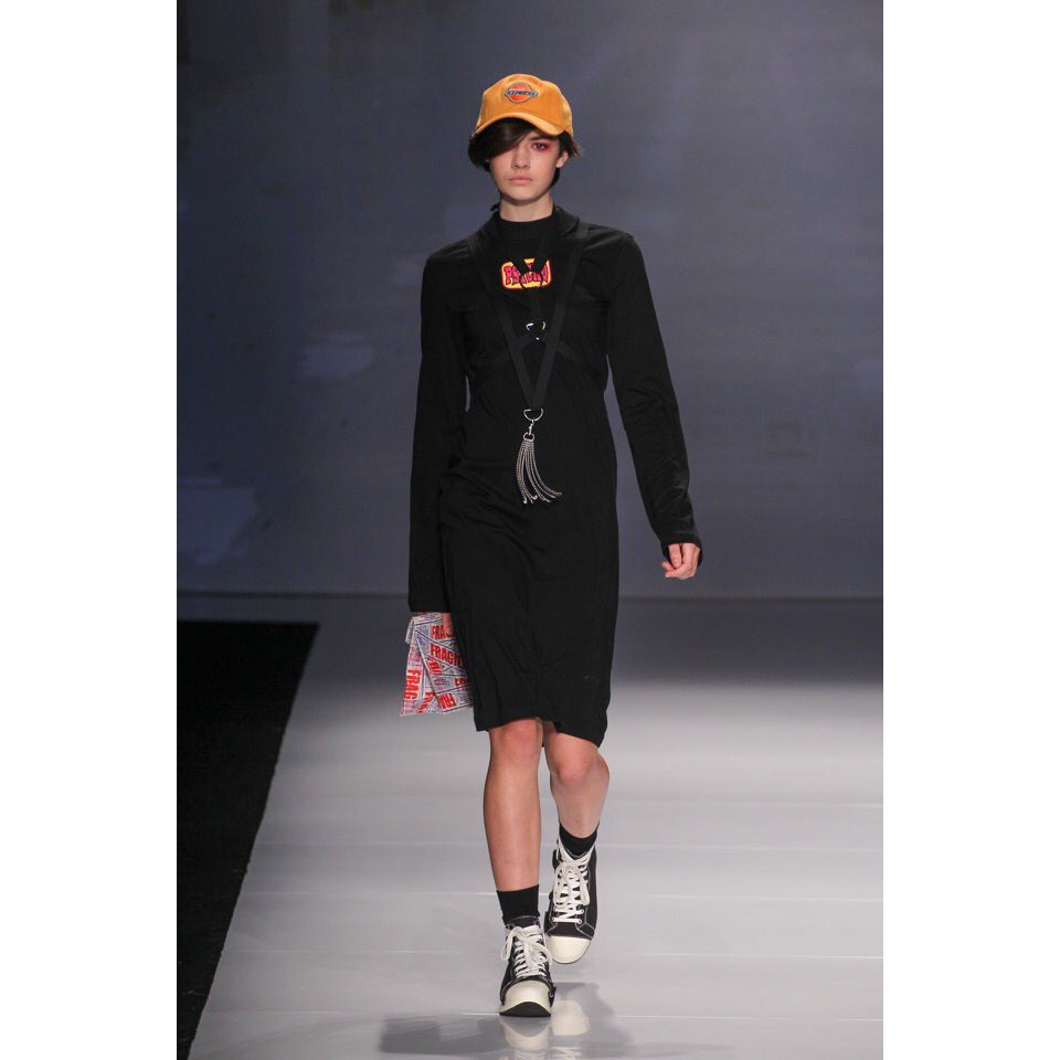 established2009's tweet photo. hong kiyoung 16S/S
"Psycho Delivery Man"
@MasterCardCA @WMCFashionWeek @FSNCollections https://t.co/uzJNnJ6Erd