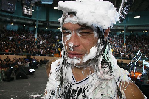 [HAPPY BIRTHDAY] à Robert Trujillo qui fête ses 51 ans
Merci pr Suicidal Tendencies, Infectious Grooves 