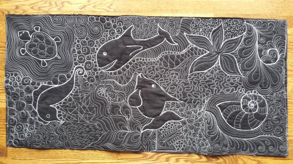 zoneoutdesigns's tweet image. Hard at work. A new piece just finished using  the #APQS long arm machine and #glidethread #quilting #relax #zoneout