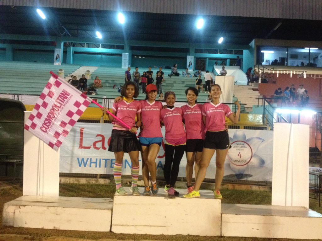 CosmoIndonesia's tweet photo. Wow, team fearless runner berhasil finish di urutan pertama. You rocks, girls! #fitfunfearless @Lactacyd_ID https://t.co/2s4U7xFvWG