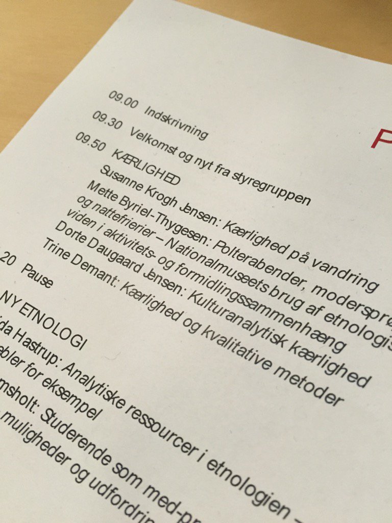 Dee_Daugaard's tweet photo. Talking #ethnology #etnotalks #StedmorDanmark.dk #etnologiskforum2015 https://t.co/s4Nb0idsHP