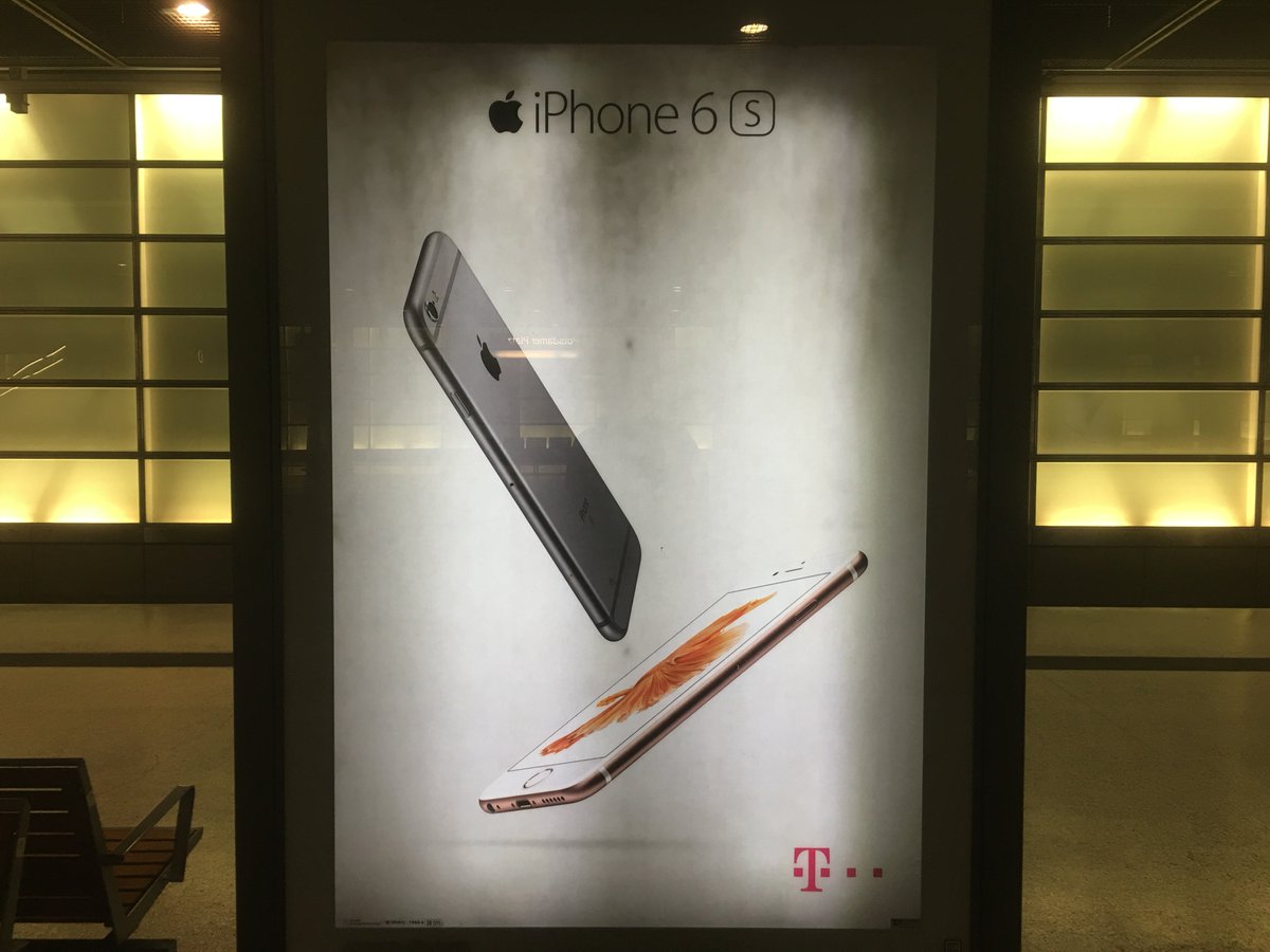 Ifranipop's tweet photo. Die neue Werbung am #PotsdamerPlatz des #iPhone6s ist ja richtig “dirty”. https://t.co/veNLwTRrHl