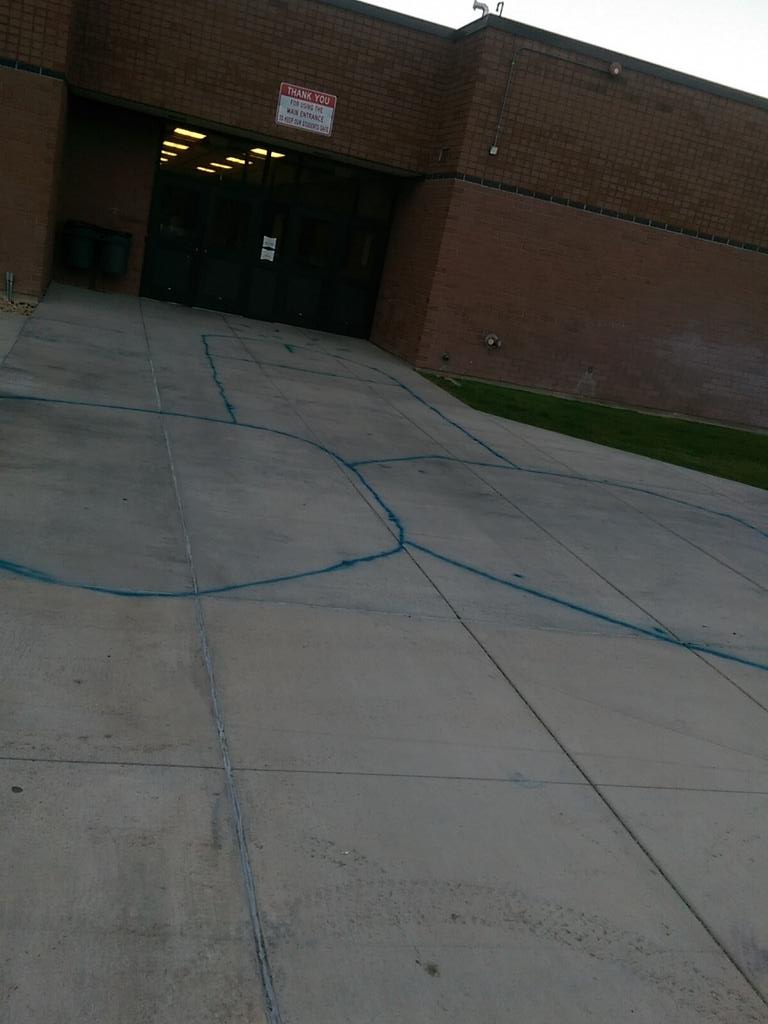 Deweyboyforever's tweet photo. Do you guys feel proud of your school?  Do u take pride in being a charger? https://t.co/wH41U61Icj