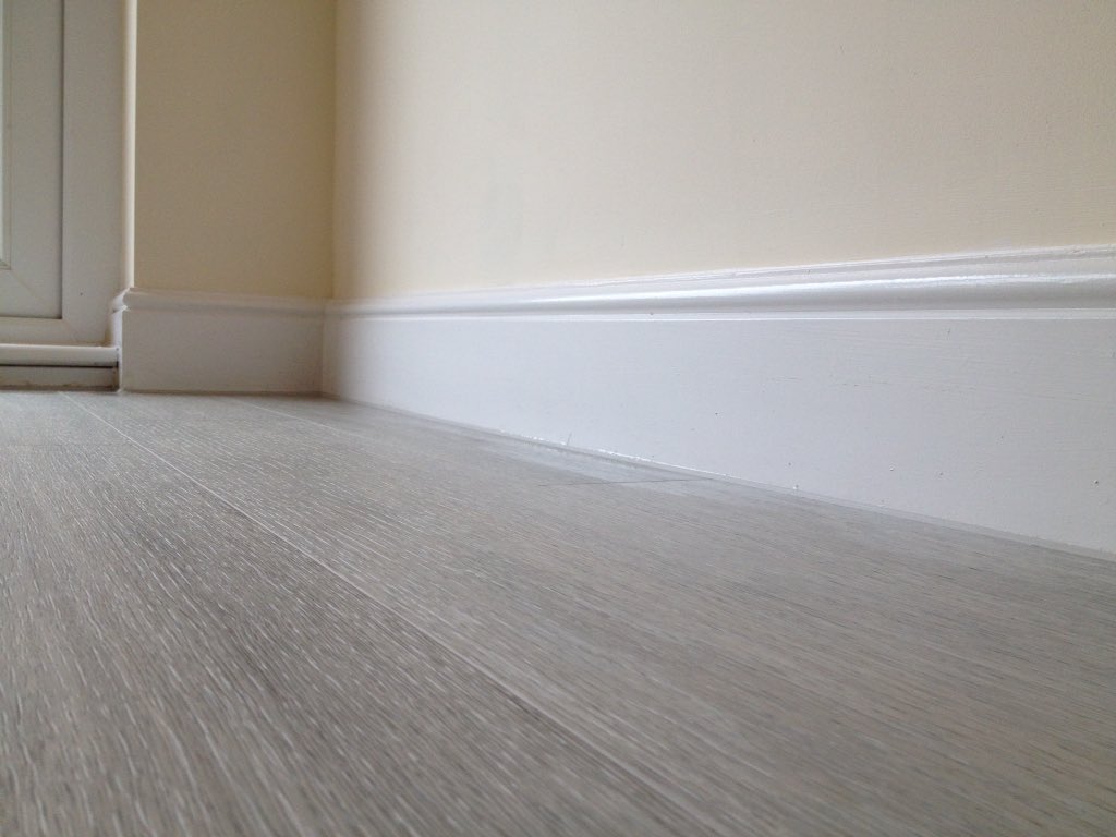hickmanflooring's tweet photo. Kitchen/utility finished off nicely with #MapesilAC #silvergrey @MapeiUKLtd by @Installerbyron @installersteve2 https://t.co/qj9UPGN7ir