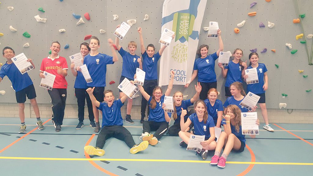 Scoolsport's tweet photo. Wat een toppers! Helaas zit het klimmen er al weer op! Na de vakantie gaan we freerunnen! #scoolsport #piusxcollege https://t.co/eEqx2CkE0n