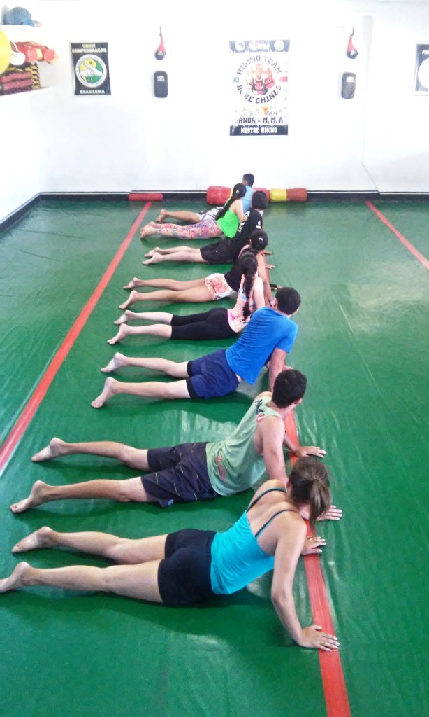 Naelton_C's tweet photo. Treino das 6 da manhã, massa. #HiginoTeam #BoxeChinês https://t.co/6hkjfSRVS4