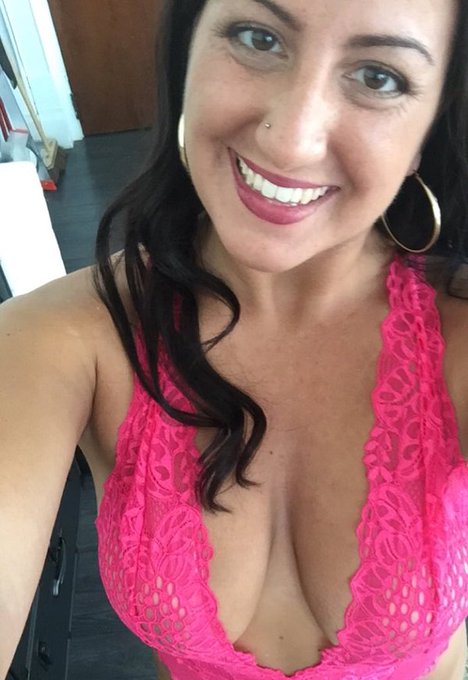 We're all for it! RT
@xtina_marieeee #friskyfriday pink style for #breastcancerawarenessmonth ? https://t