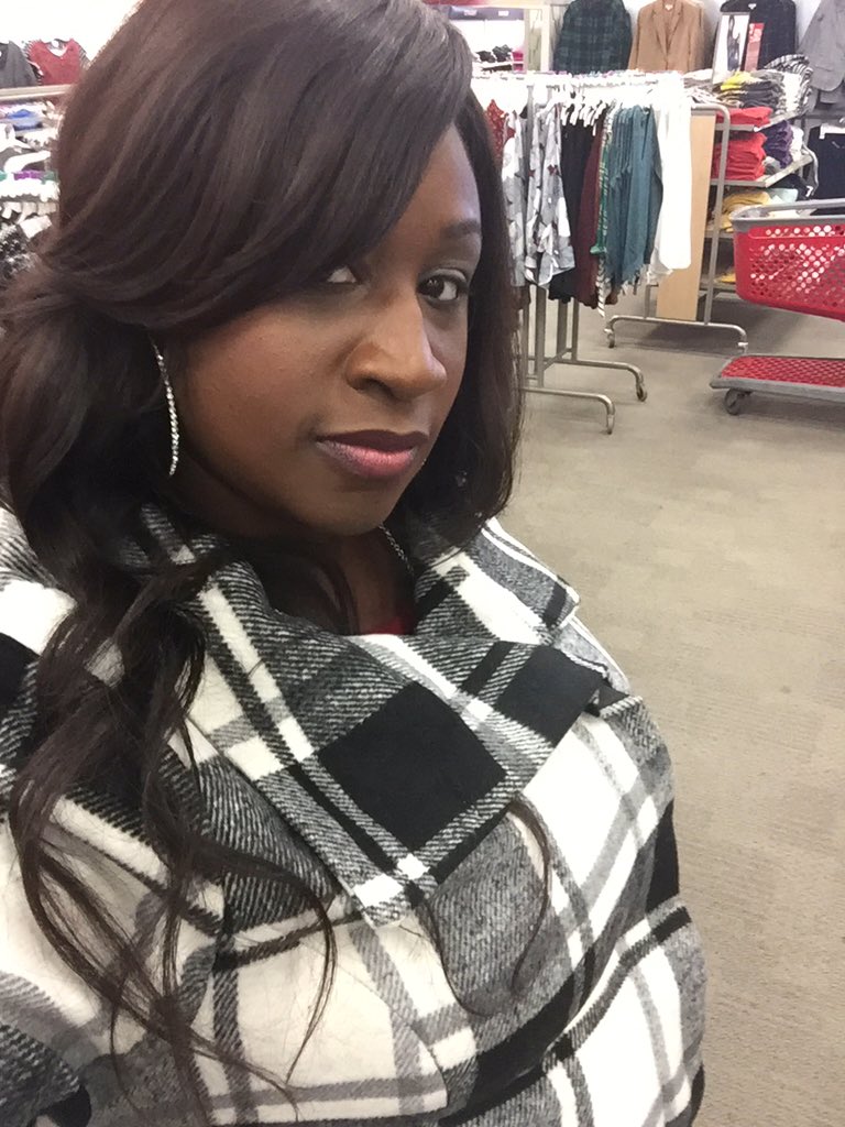 msD_Blue7284's tweet photo. Look what I found #AvaandViv #Cartwheeldeal #madforplaid https://t.co/hHOkxTPMVt