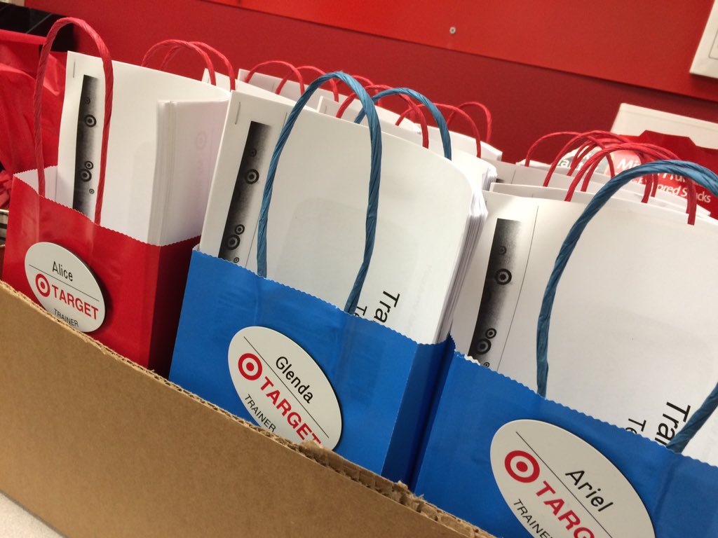 clarabeth88's tweet photo. T1391 recognizing trainers in preparation for Q4! #G395ForTheWin #InTheZone @nrs716 @keith_mazzoni @karaj271 https://t.co/1beawZRCwG