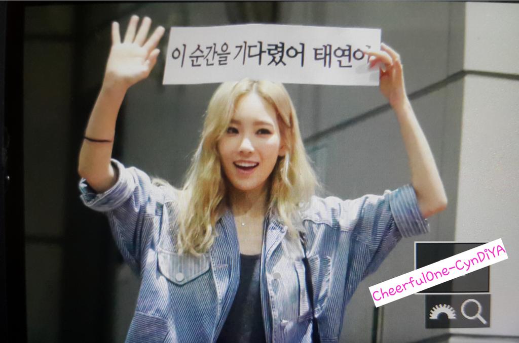 [PIC][17-09-2015]TaeYeon tổ chức Solo Concert "A Very Special Day" trong chuối Series Concert - "THE AGIT" của SM Entertainment tại SM COEX CSAjipMUAAAomsL