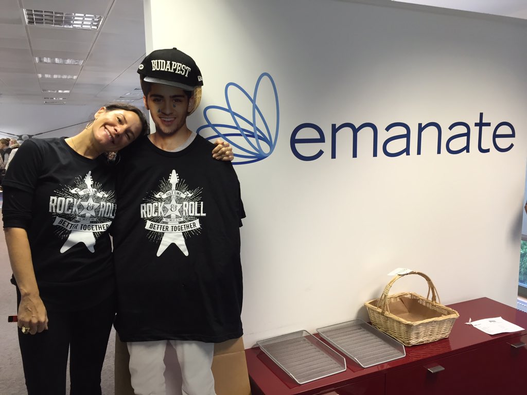 AccessLon's tweet photo. So @zaynmalik and @itsmoley are also #bettertogether #weareaccessemanate https://t.co/OvZ3RAt62p