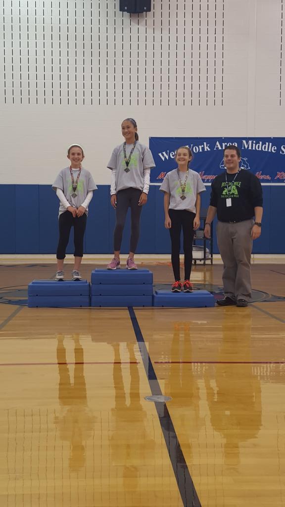 MrsJordanHPE's tweet photo. 1st, 2nd, 3rd place 7th grade girls! @WYAMSPrincipal #bdm2015 https://t.co/ZkXh23Kz1i
