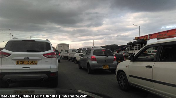 massive jam towards town on Mombasa road from Syokimau   via <a href="/Mkamba_Banks/">Arch.Phillip Lenjo®👊</a>