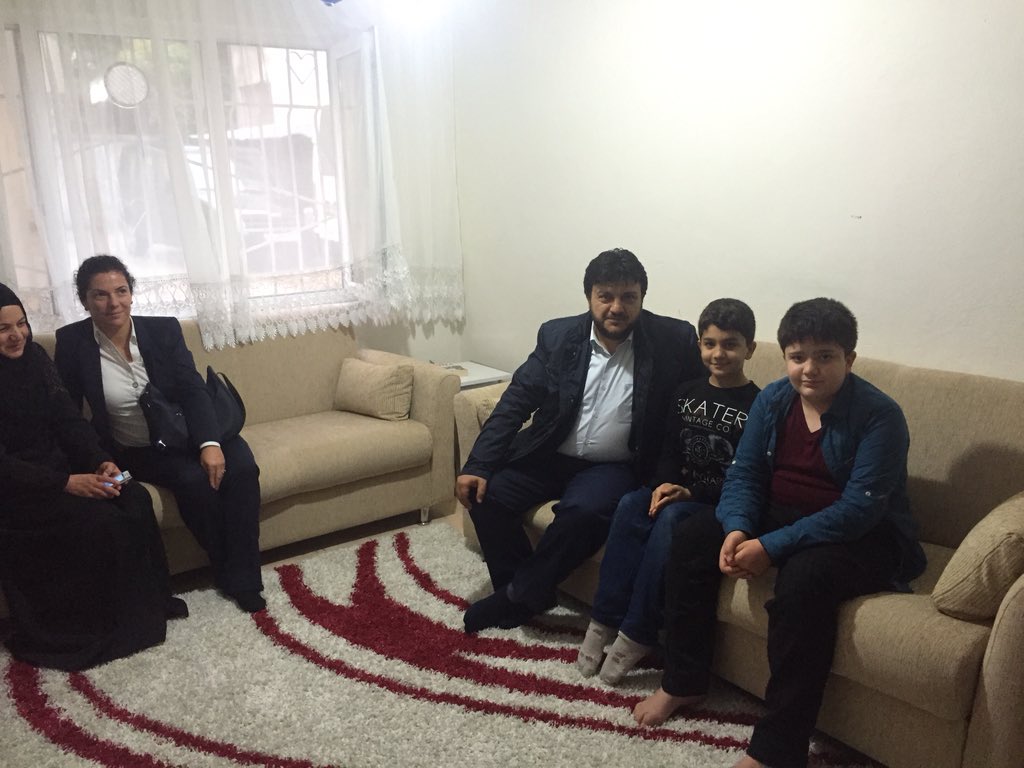 aykut_bulut's tweet photo. #BelediyemBenimle proje yöneticisi Bşk.Yard. Hasan H. ERDÖNMEZ Hüdavendigar mhsinde ev ziyaretinde.@mustafadundar65 https://t.co/Vt1xTF1ihJ