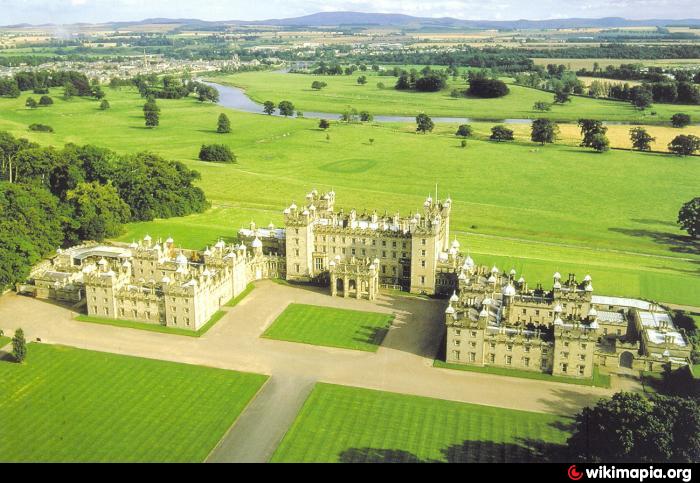 Innes_Clan's tweet photo. Clan #innes has no cheiftan-a dukedom &amp; $$ won out-can't say I blame Duke of Roxburghe for that decision! Nice digs https://t.co/f1n3rVELWZ