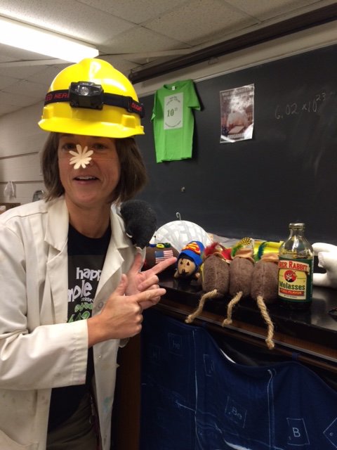 LeeChem040's tweet photo. Mole Day #moleasses #badchemjokes @brusselsports https://t.co/QjeJiC7k61