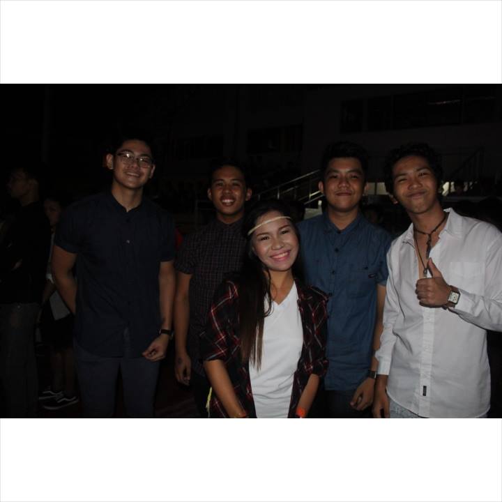 moooseky's tweet photo. EA Acquaintance Party.  #FirstCollegeParty https://t.co/4gpDmNUps8