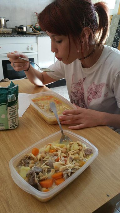 #puchero bueno para recuperarse de tanto trabajo @_Lilyan_ https://t.co/2CSVHQrQJ9<a href="/tag/puchero"class="tags">#puchero</a>